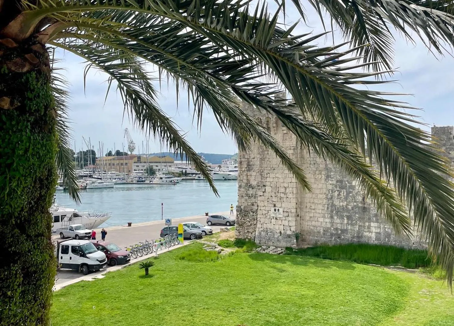 Dinka Old Town Apartment Trogir