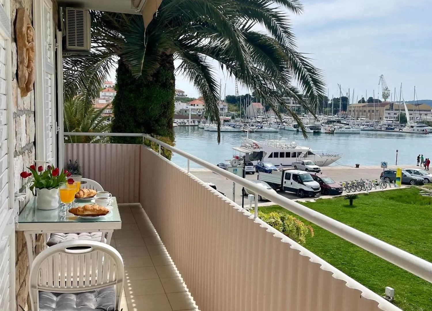 Dinka Old Town Apartment With Sea View Trogir